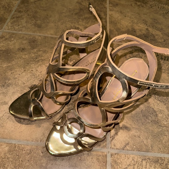 stunning heels! - Picture 2 of 2